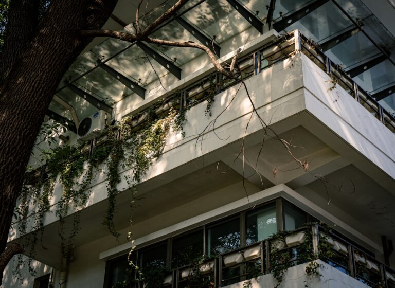 simple balcony corner shelves